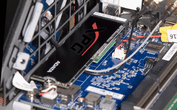 將 N.2、NVMe SSD 連接到電腦